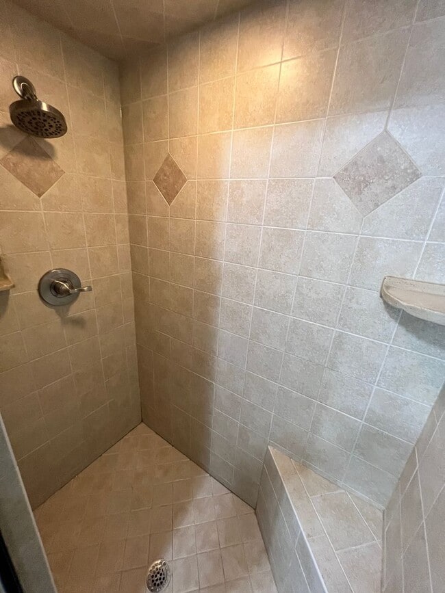 Building Photo - 919 SW 60th- AVAILABLE NOW!!