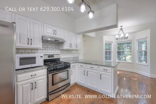 Building Photo - 5888 Woodlands Ave