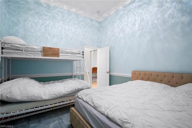 Building Photo - 5024 SW 8th Pl