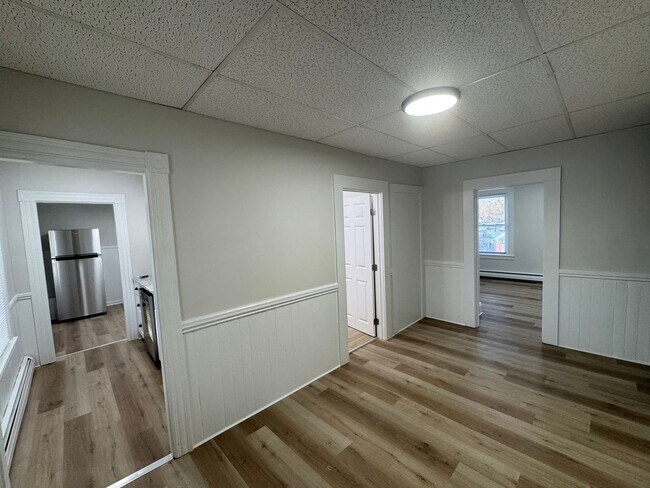 Building Photo - 16 Avon St