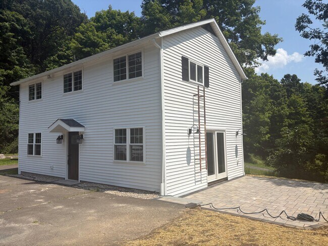 Building Photo - 12B Wood Creek Rd