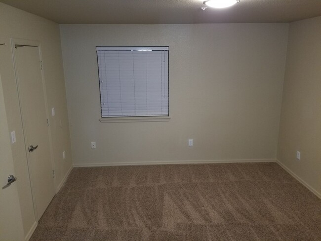 Building Photo - Upgraded West-Flagstaff Condo in the Arbor...