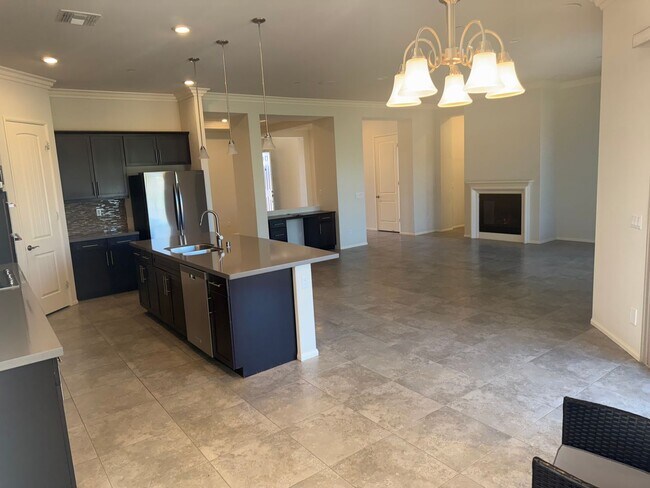 Building Photo - Dell Webb Home at Sun City ,3 Bedrooms, 3 Bathrooms, On Golf Course