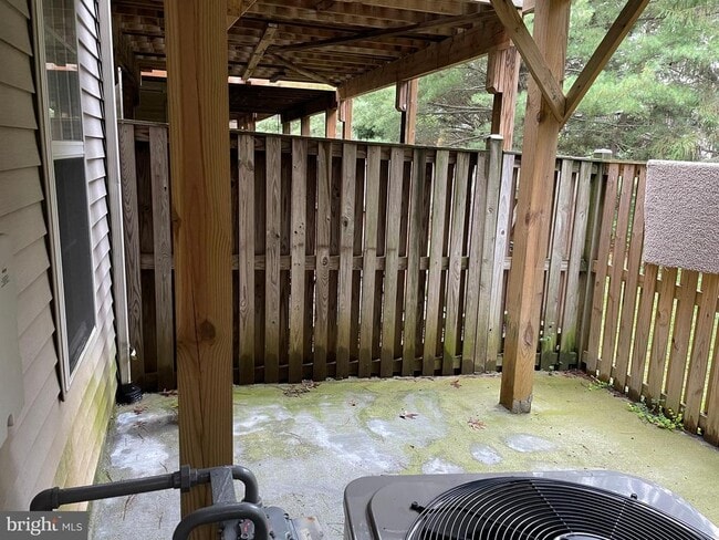 Building Photo - 13122 Kidwell Field Rd