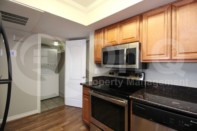 Building Photo - 3435 W Danbury Dr