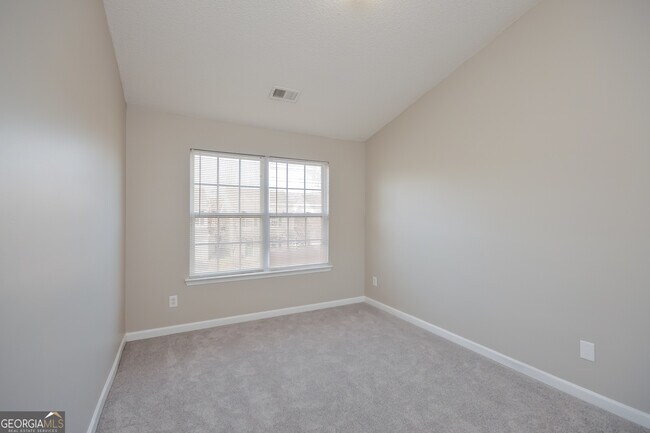 Building Photo - 325 Coral Cir