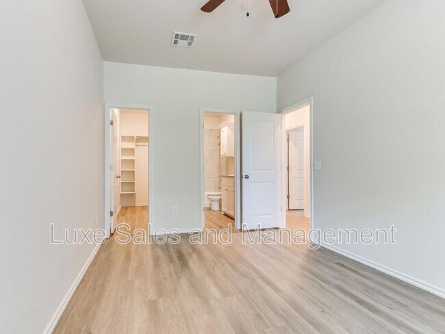 Building Photo - 3801 Franks Wy