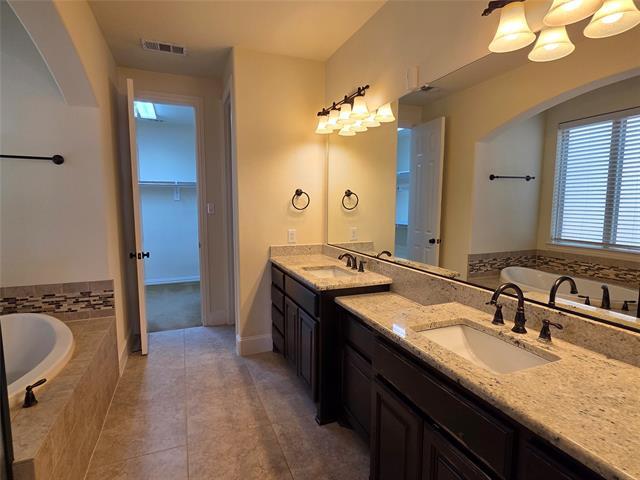 Building Photo - 7119 Paluxy Dr