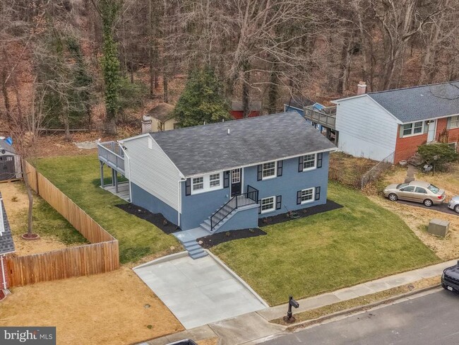 Building Photo - 4604 Kentwood Ln