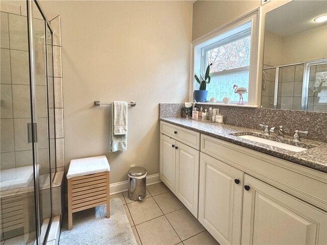 Building Photo - 3232 Brookview Rd