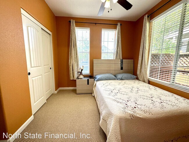 Building Photo - 5 br, 3.5 bath House - 1922 Cedar Falls Ave