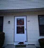 Building Photo - 64 King St