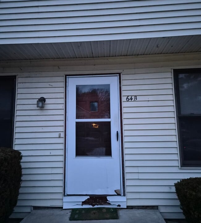 Building Photo - 64 King St