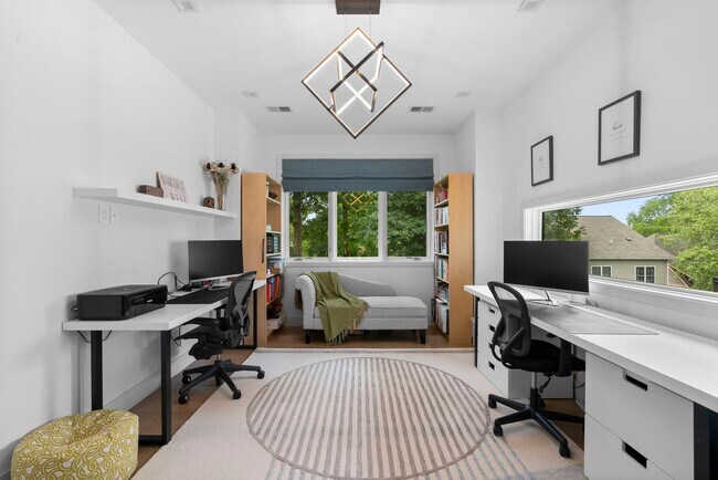 Building Photo - 5 Bed 4.5 Bath - Bethesda Contemporary Home