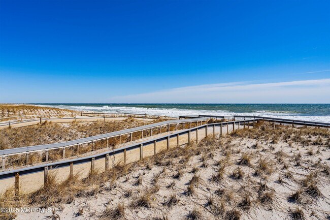 Building Photo - 132 Sampson Ave