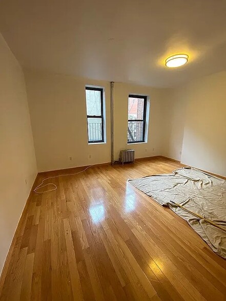 Building Photo - 120 Madison St