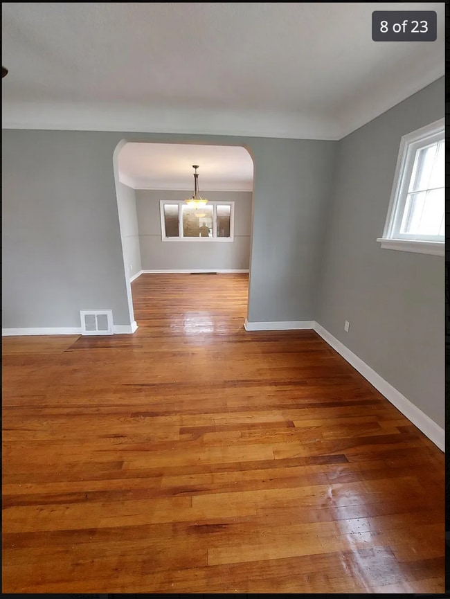 Building Photo - Newly Renovated Single Family Home in Exce...