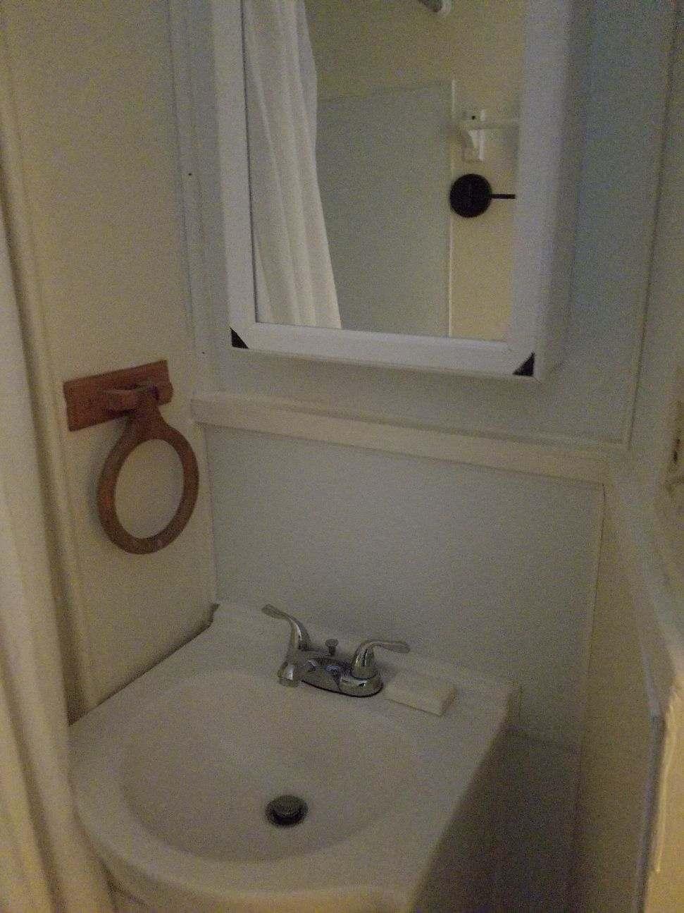 Building Photo - 560 Walnut St