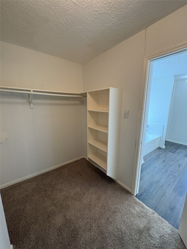 Building Photo - 13714 Firerock Dr