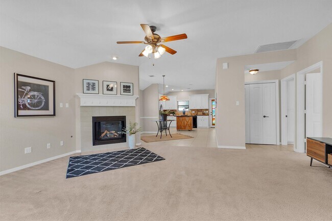 Building Photo - 119 Golfview Ct