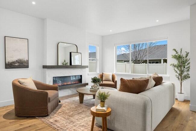 Building Photo - Brand New Luxury Duplex-Top of the line finishes & walking distance to The Village.