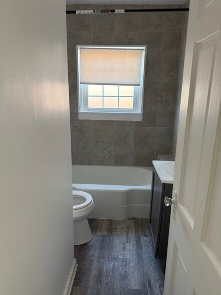 Building Photo - 318 Macon Ave