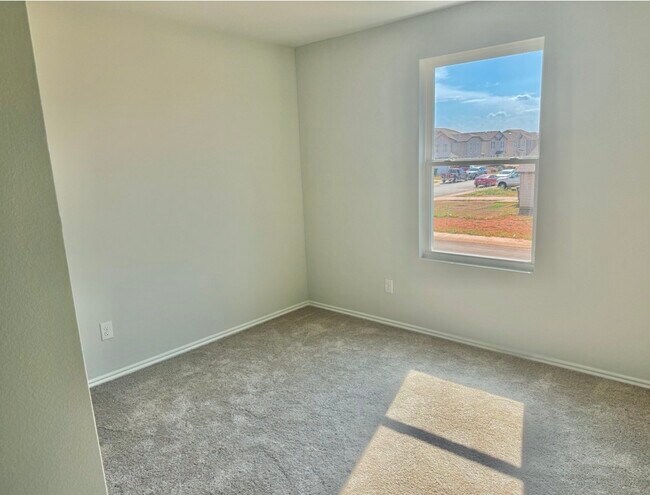 Building Photo - 2865 Autumnwood Wy