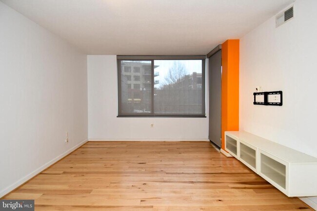 Building Photo - 2001 15th St N