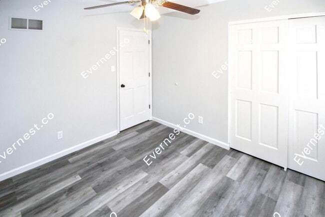 Building Photo - 1370 Timothy Ridge Dr