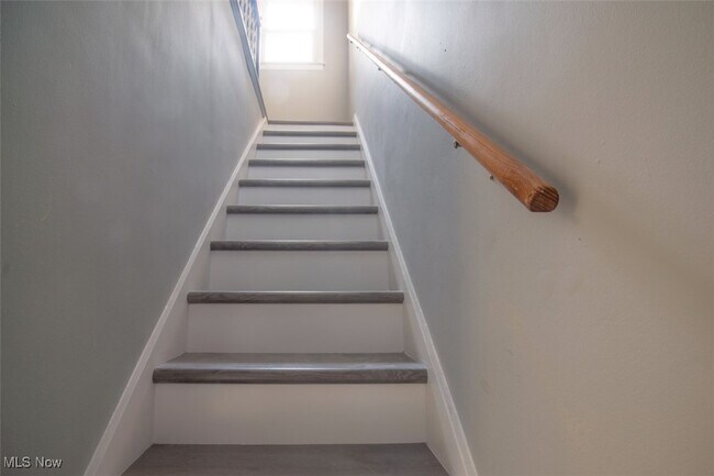 Building Photo - 1399 Barlow Rd