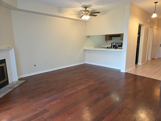 Building Photo - 1115 Regency Ct