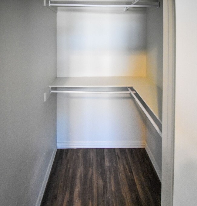 Building Photo - Stunning 3 bedroom, 2 bathroom Home availa...