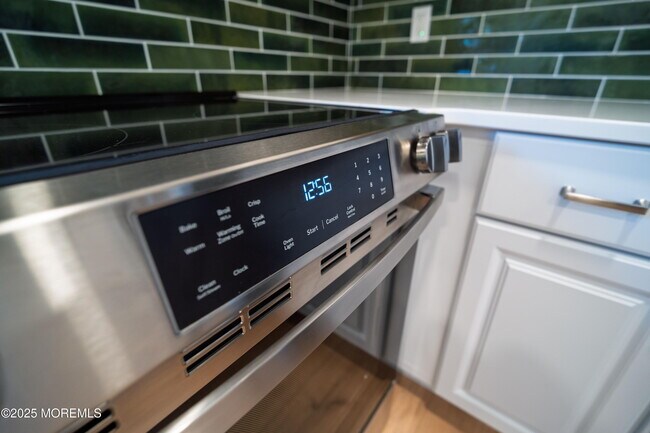 Building Photo - 218 Holly Ave