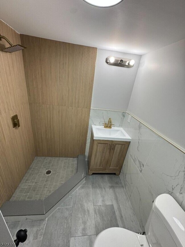 Building Photo - 859 S 16th St