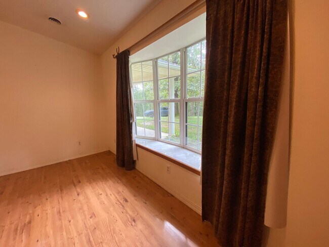 Building Photo - 3 Bedroom, 2 bath home for lease West of Poplar Bluff