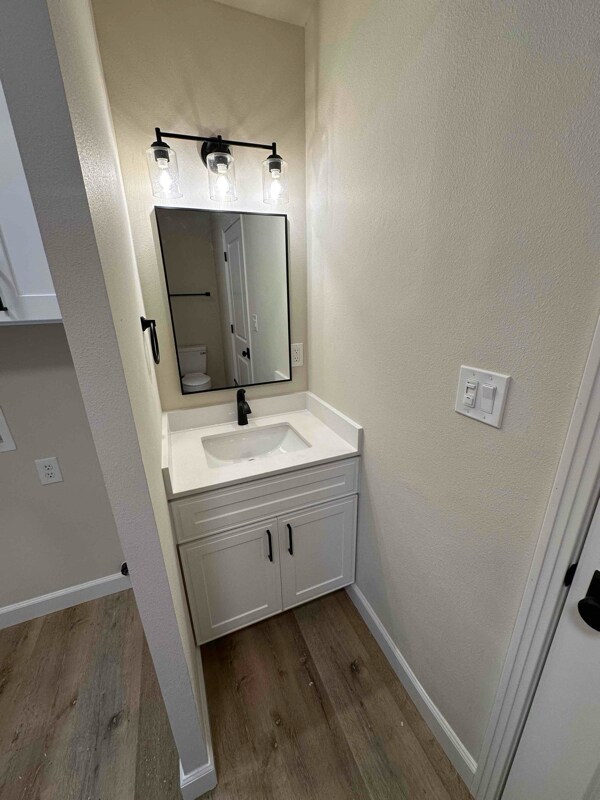 Building Photo - 716 S Pleasant Ave