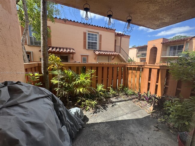 Building Photo - 7221 Miami Lakes Dr