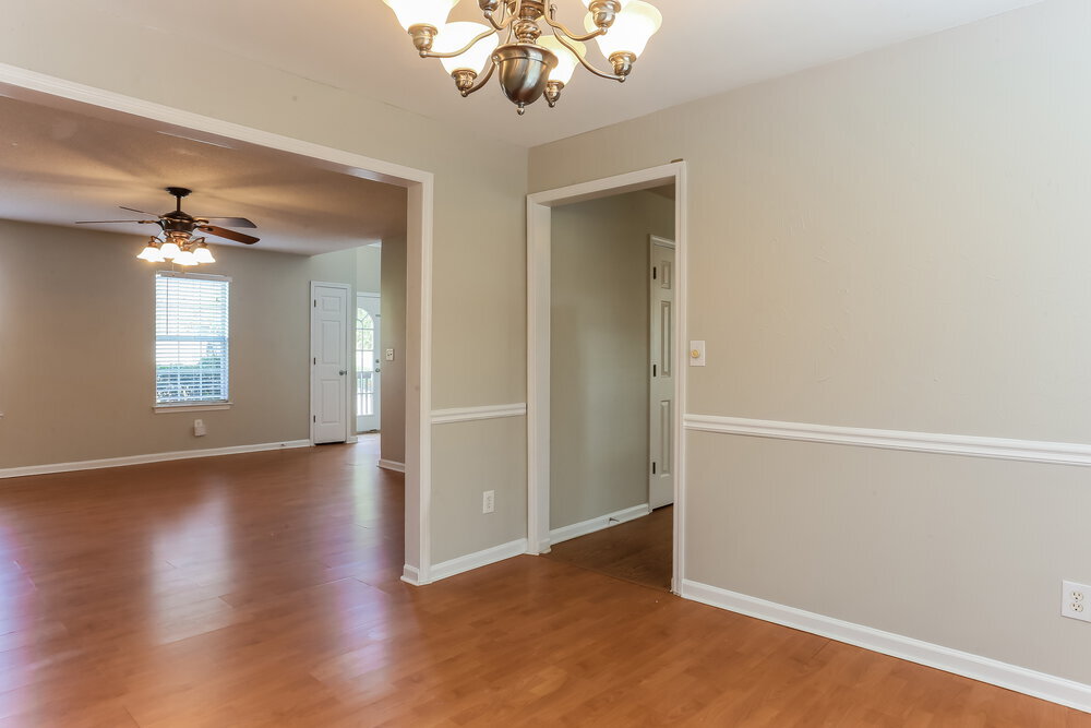 Building Photo - 5442 Beaver Lake Dr SW