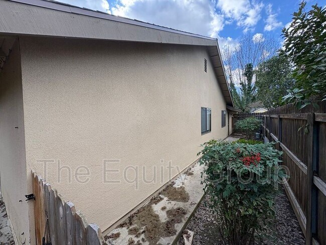 Building Photo - 644 N Atwood St