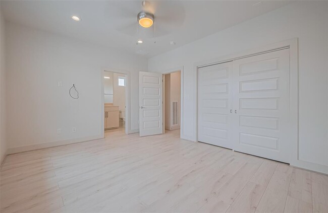Building Photo - 11603 Royal Ivory Crossing