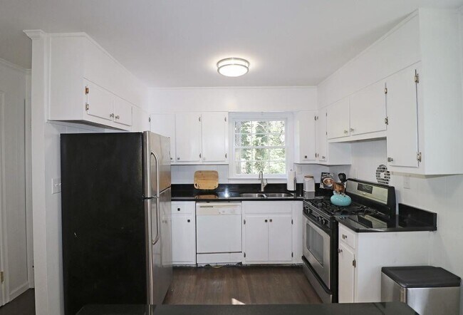 Building Photo - 1127 Clifton Rd NE