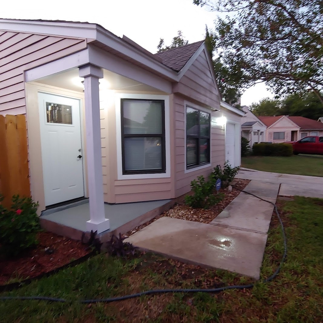 Building Photo - 4025 Colonial Sun Dr