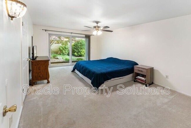 Building Photo - 5360 Red Lake Ct
