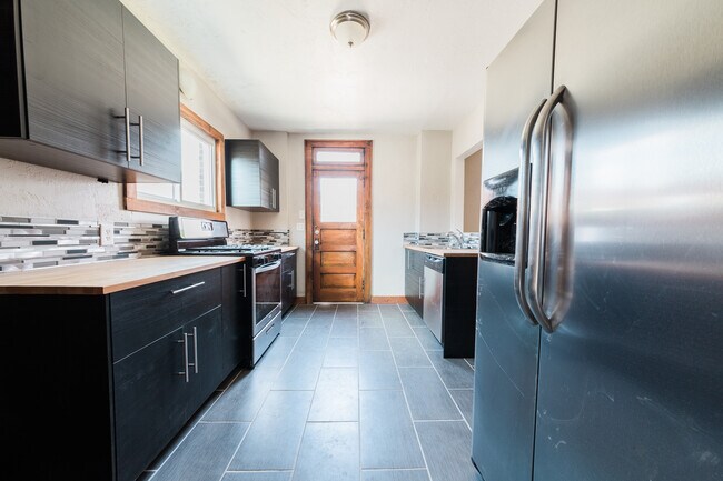 Building Photo - 201 Allen St