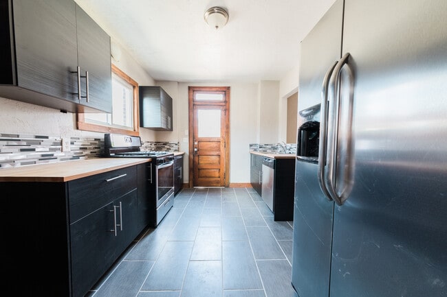 Building Photo - Available July 2026 - Spacious 3 Bedroom Home in the Heart of Allentown with garage and AC!!!