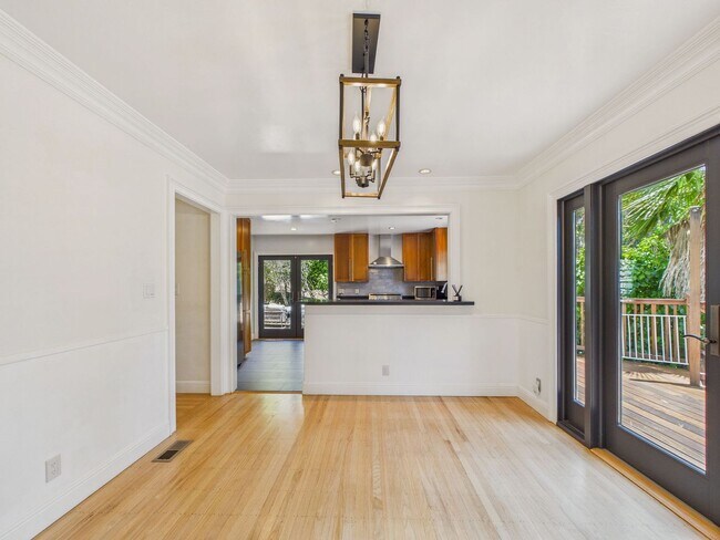 Building Photo - Beautiful serene and private Belmont home