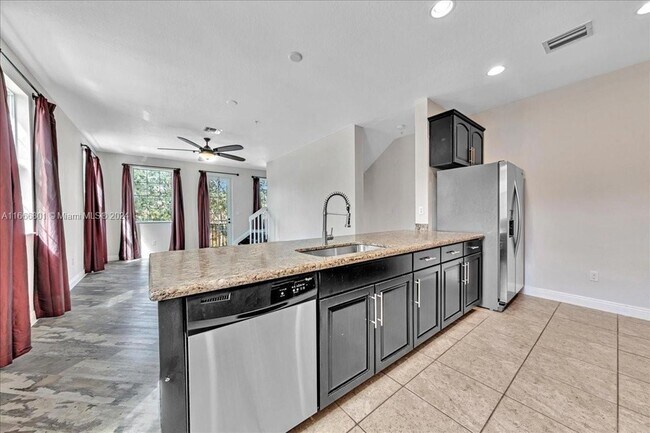 Building Photo - 995 SW 147th Ave
