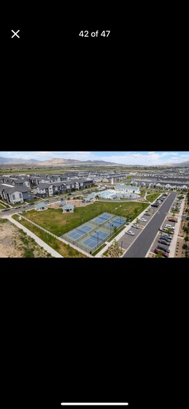 Building Photo - 1116 E Waterway Ln