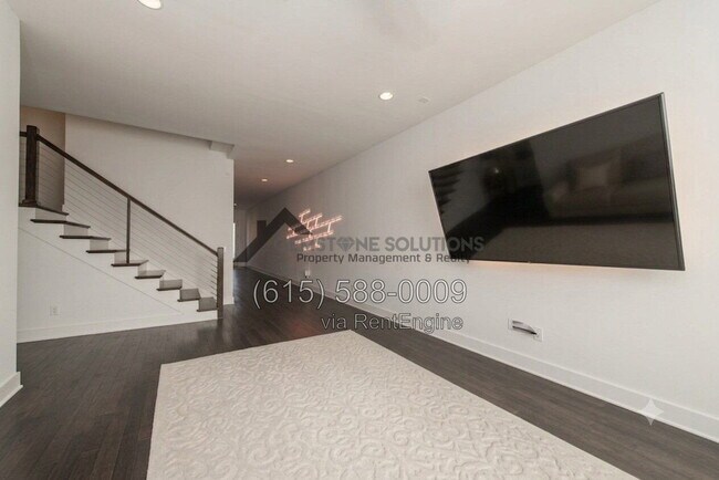 Building Photo - 420B 37th Ave N