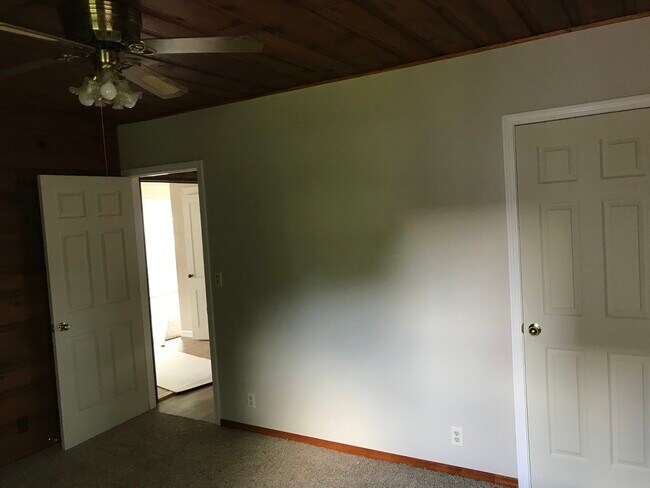 Building Photo - 339 3rd St